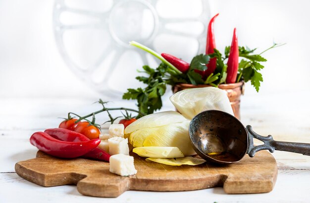 Świeże składniki i gotowe danie